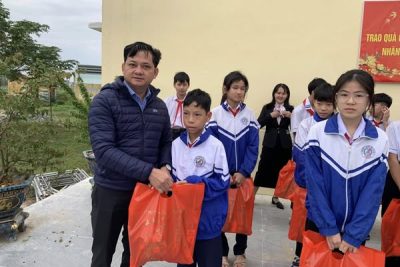 Chương trình Tết Vì Bạn Nghèo